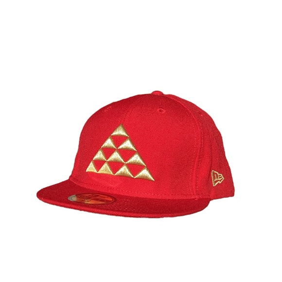 Fitted Hawai’i Red Niho gold triangles 7 and 3/8 size - Picture 1 of 10